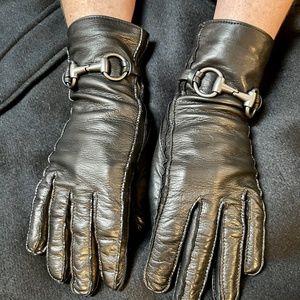 Gucci black horse bit, silk lined, size 7 1/2